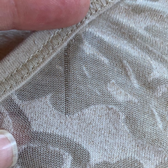 💟5/25 Express size medium sheer gold tank top - Picture 3 of 4